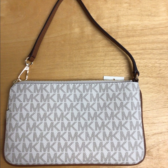 🍂 MK Wristlet - Picture 4 of 6